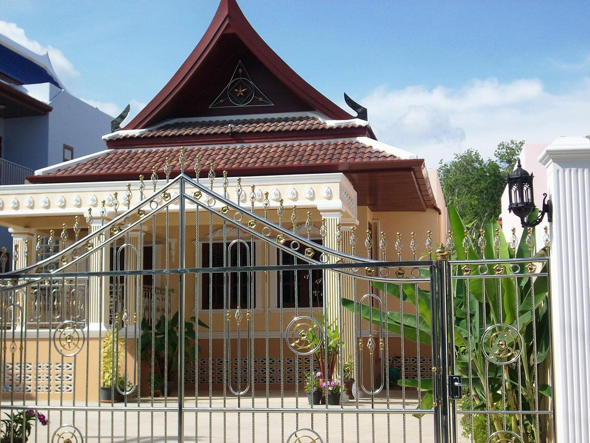 Majestic Villas Phuket Rawai Exterior photo